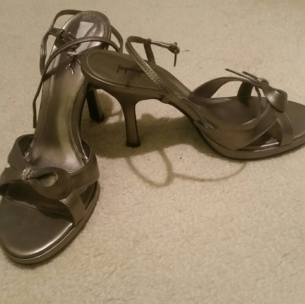 Heel sandle